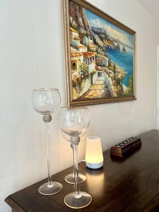 Elegant Hollywood Retreat - Spacious 2Br 2Ba Condo With Resort-Style Amenities Лос-Анджелес Екстер'єр фото