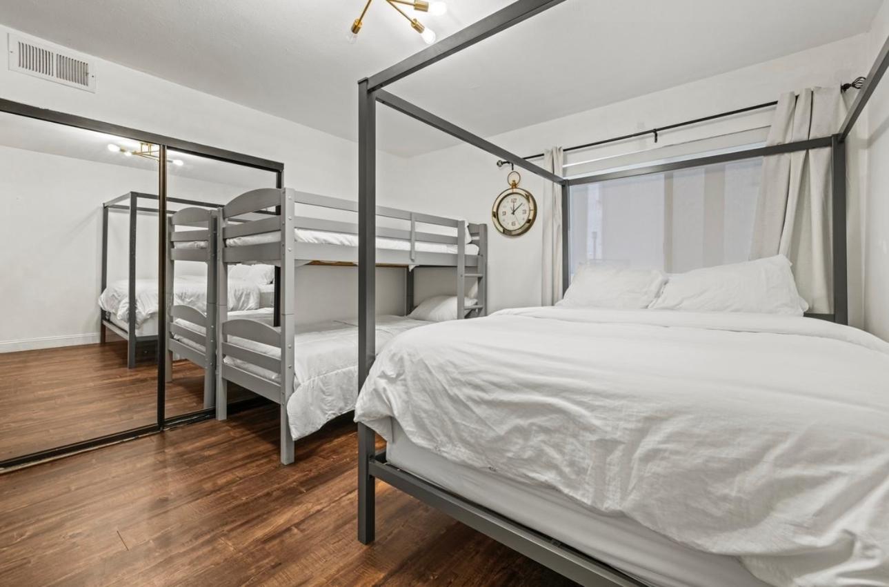 Elegant Hollywood Retreat - Spacious 2Br 2Ba Condo With Resort-Style Amenities Лос-Анджелес Екстер'єр фото
