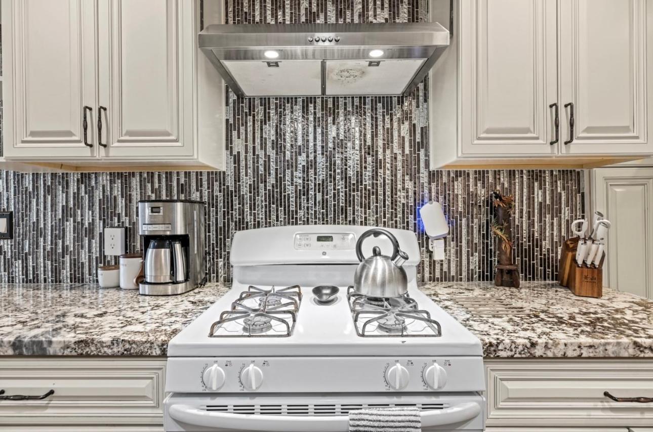Elegant Hollywood Retreat - Spacious 2Br 2Ba Condo With Resort-Style Amenities Лос-Анджелес Екстер'єр фото