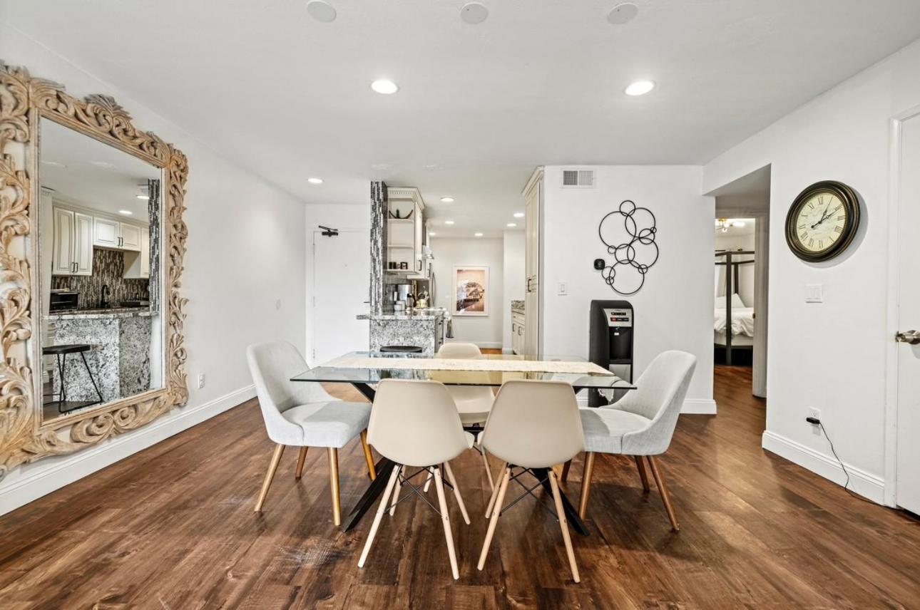 Elegant Hollywood Retreat - Spacious 2Br 2Ba Condo With Resort-Style Amenities Лос-Анджелес Екстер'єр фото