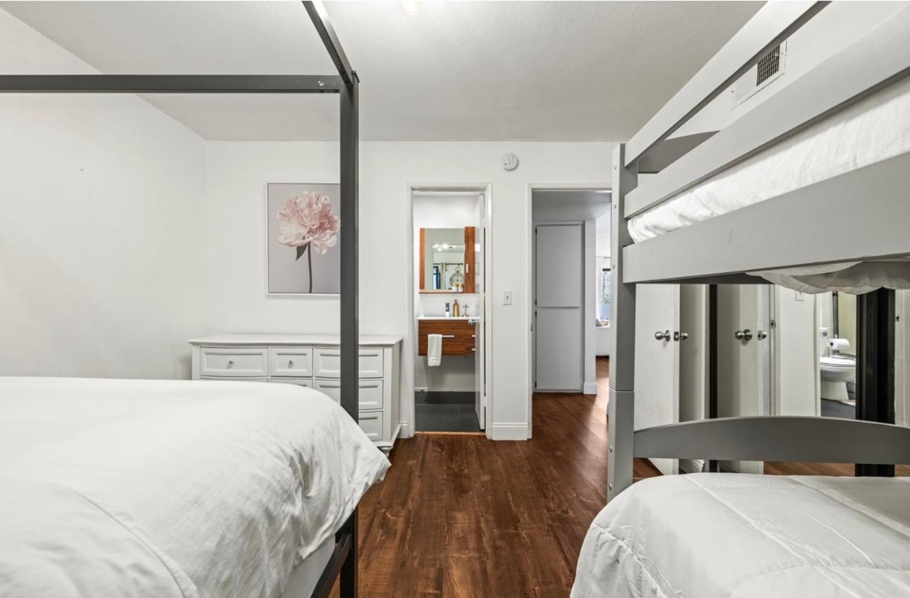 Elegant Hollywood Retreat - Spacious 2Br 2Ba Condo With Resort-Style Amenities Лос-Анджелес Екстер'єр фото